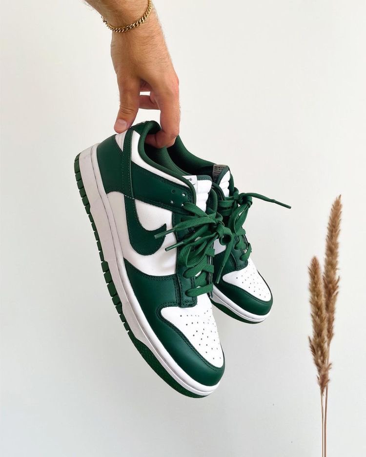 tattoooto's tweet photo. NIKE 🤍 https://t.co/CVc3EJiuHF
