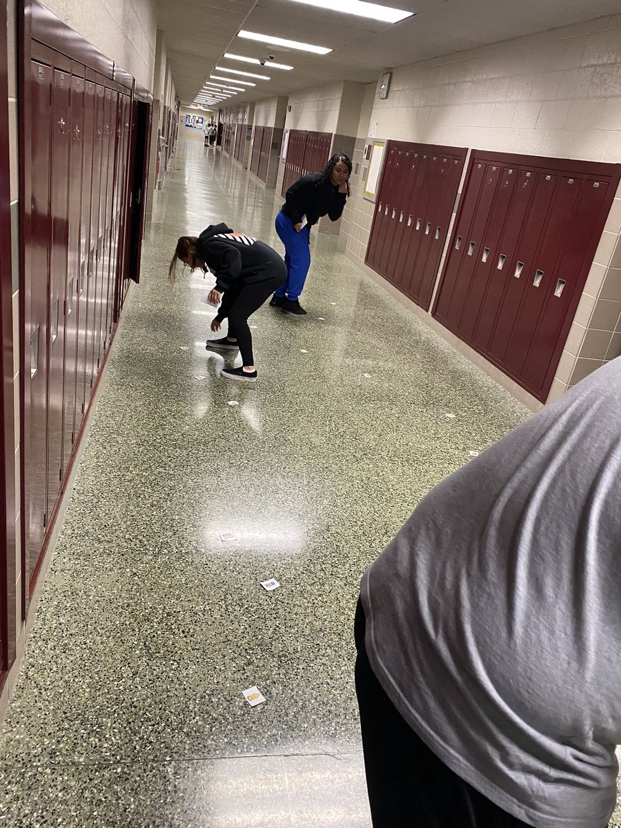 Haley_McL9's tweet photo. Days like today are why I love my job! 🤣 Relay supermercado activity: teams got a shopping list in Spanish and had to run, search for, and bring back their food items before the other teams. #GetUpAndLearn https://t.co/mux5aqtBWU