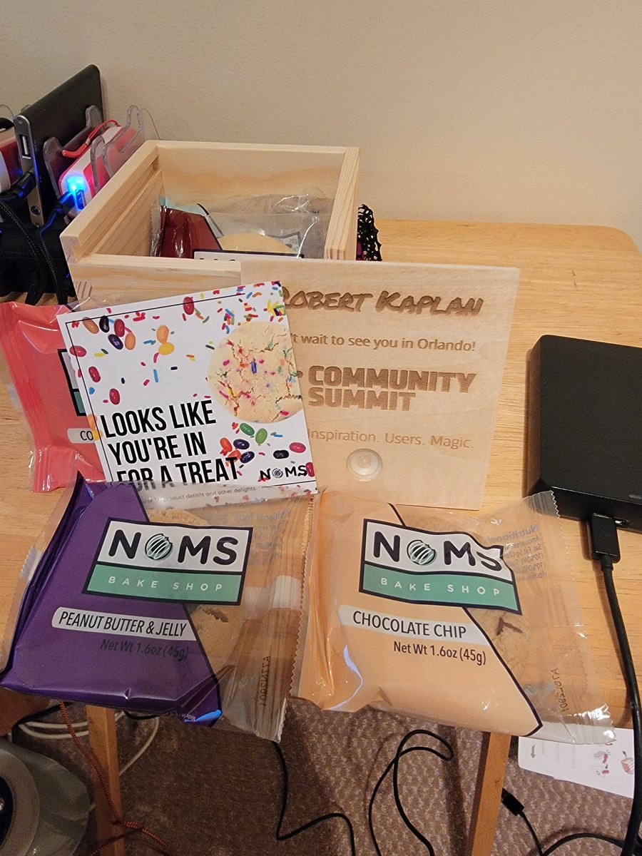 RobKaplan15's tweet photo. Figured out how to open it.  Thanks Community Summit!!  #MySummitNA https://t.co/PMFJ6iNDUS