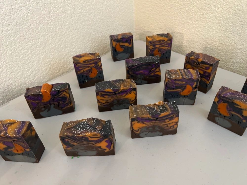 soapisalyesj's tweet image. Something #Spooky is coming! Here is a preview of our #Halloween soaps and Bath Bars! 

soapisalye.com