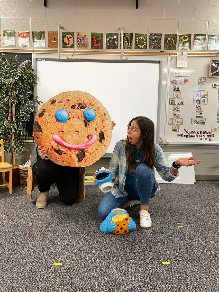 SaraLale90's tweet photo. Our Fantastic Friday consisted of a notable read aloud and sing-along game, “Who Stole the Cookie from the Cookie Jar?”. We FILLED BUCKETS for our local community and SMILED all day long! @Jennife59254336 @TimHortons @KindnessLDNONT @Lockes22 @TVDSB #Kindergarten #spreadlove https://t.co/fblRFb0cSl