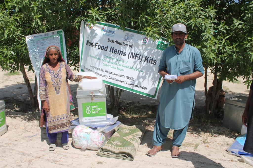 CDFsindh's tweet photo. @CDFsindh in partnership with @Welthungerhilfe @IDEA and @ToGETHER4local distributing NFI kits in district Jhal Magsi, Balochistan in a response of #PakistanFloodResponse2022
#CDFfloodresponse
@JhalMagsiOnline https://t.co/vnjtlWN0Mm