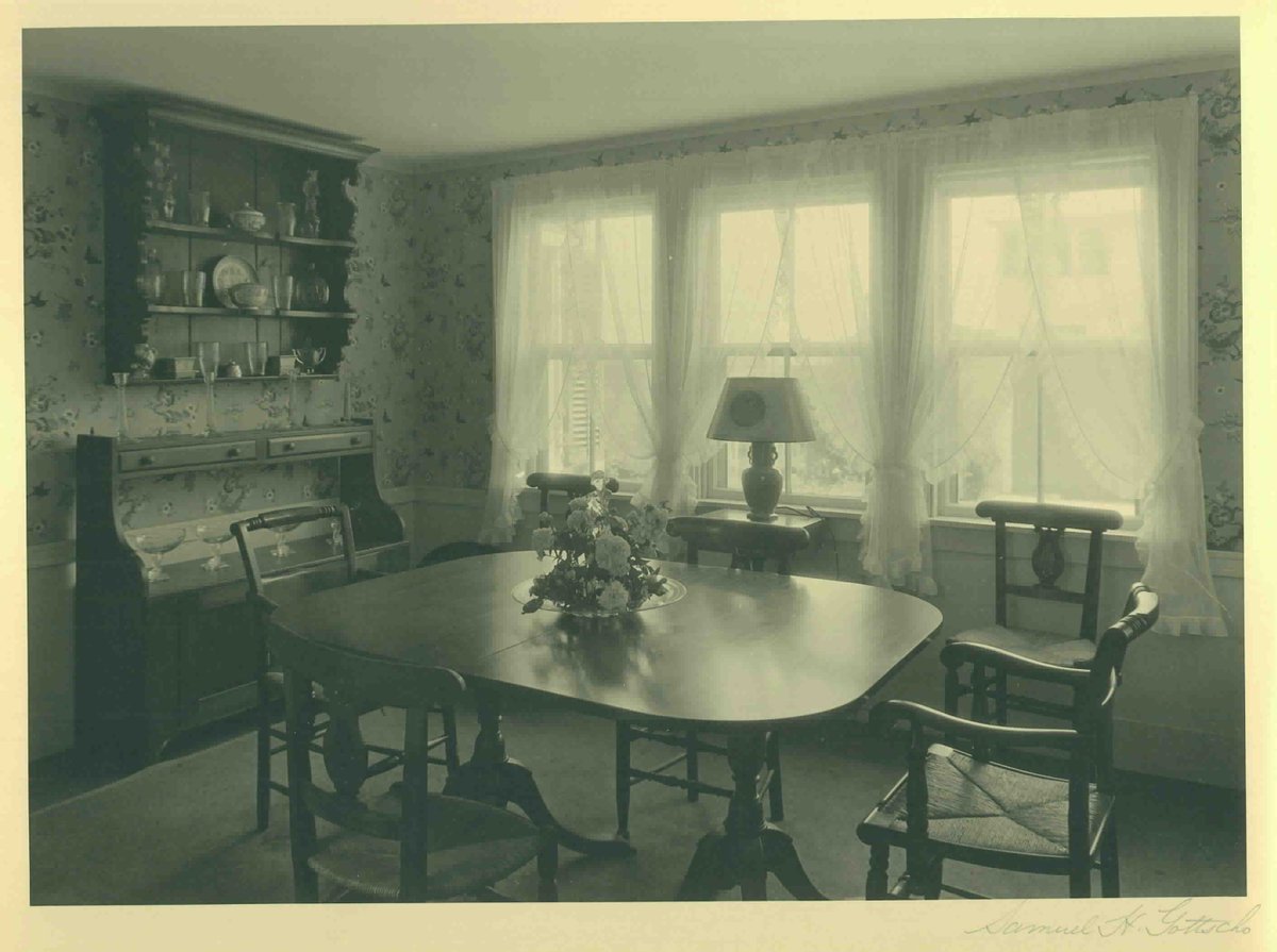 Emily Post Institute tweet media