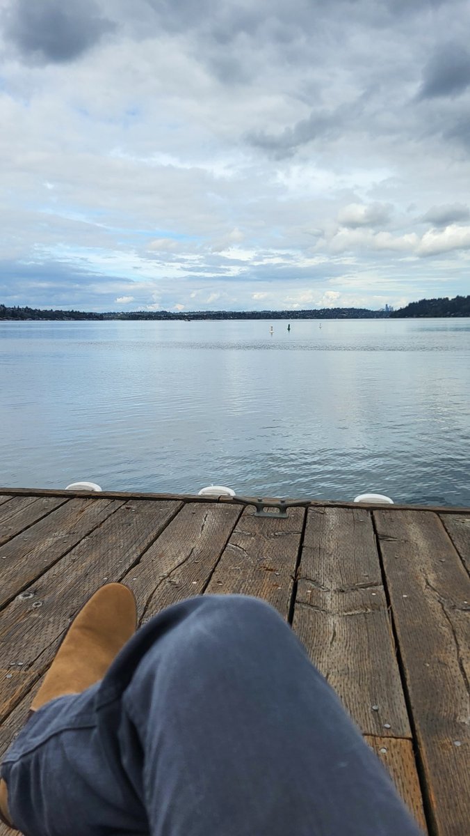 CaseyMelnrick's tweet photo. Not a bad way to spend the lunch break at #PNWA2022
.
.
#WritingCommmunity #AmWriting #PNW #upperleft https://t.co/qZs9HSMgSP