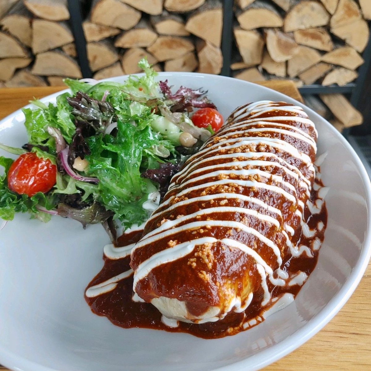 BritesmithB's tweet photo. Donโt miss out on these ๐ฅ brunch specials this weekend!
๐ฏ Enchilada Breakfast Burrito
๐ Apple Crisp French Toast with caramel and cinnamon whipped cream
Join us Saturday or Sunday 11:30am - 2:30pm.
.
.
#alwayslookonthebriteside #britesmithbrewing #britesmith #brunch https://t.co/7kJbIHlosW