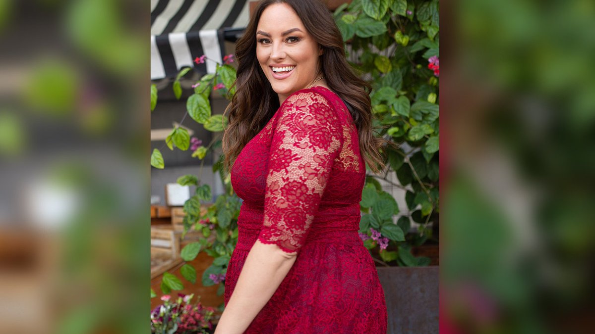 Kiyonna's tweet photo. How stunning is this red lace dress? 😍 Our Luna Lace Dress is the epitome of feminine grace for any special occasion. This style features an A-line silhouette that flatters a variety of curvy shapes and a ruched waistband for any tummy troubles. #kiyonna #plussizestyle https://t.co/s9Js5RNRcK