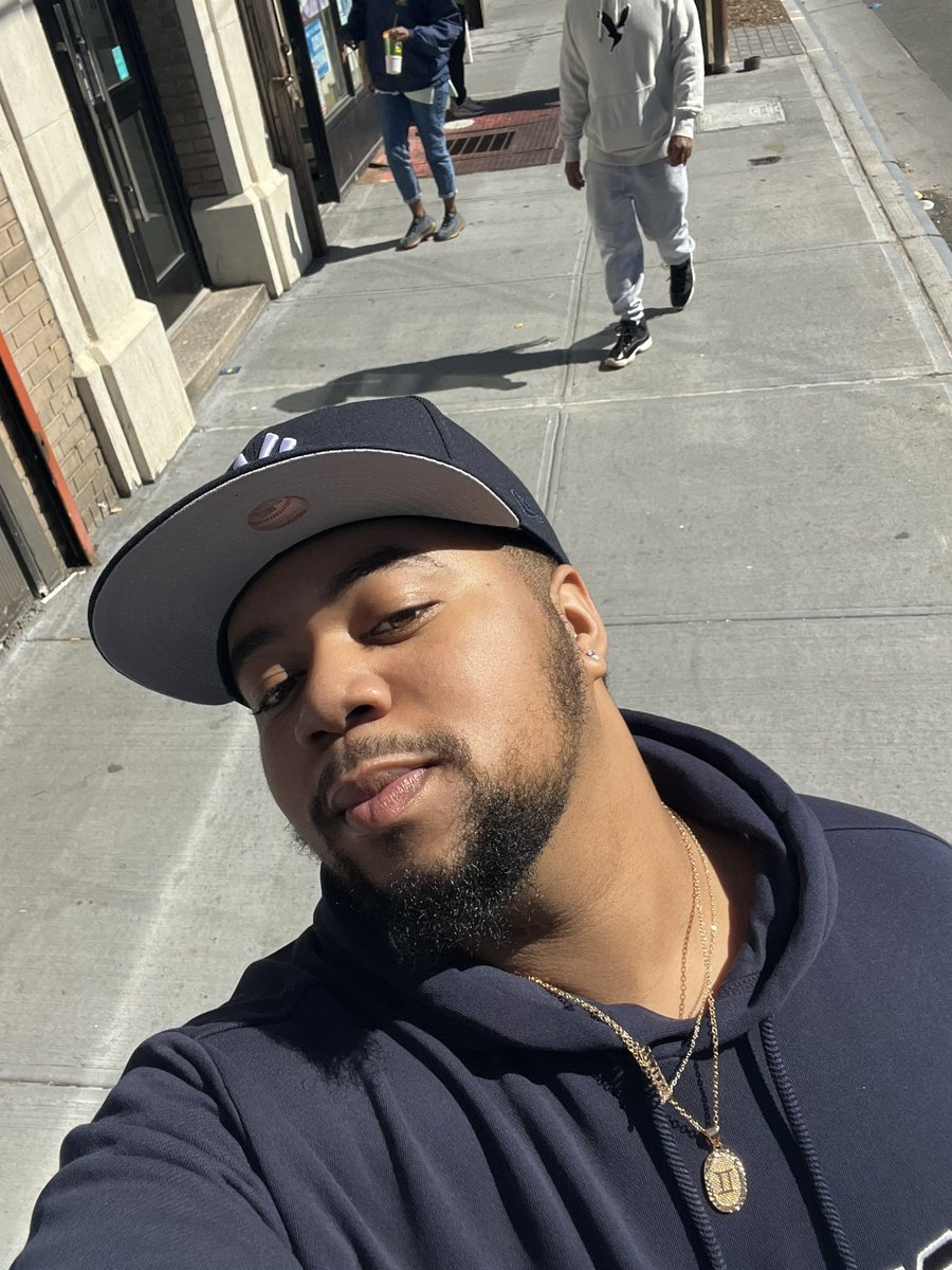 ron♊️ tweet media