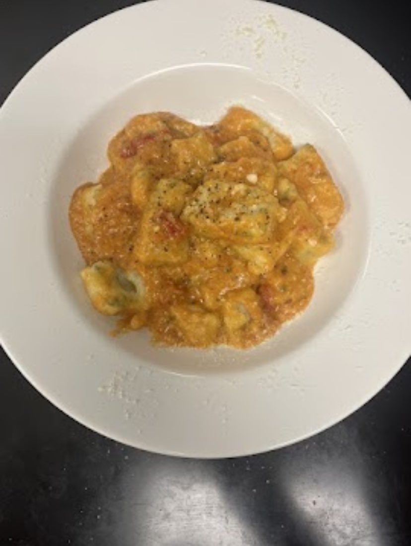 CulinarySHHS's tweet photo. Advanced class working on their demo projects. Gnocchi w/Spicy 🌶 sauce, 5 spiced chicken &amp; fried rice, Jerk Chicken &amp; Rice, Seared Chicken w/Spanish rice and Queso. https://t.co/AYeRbR2ZWL