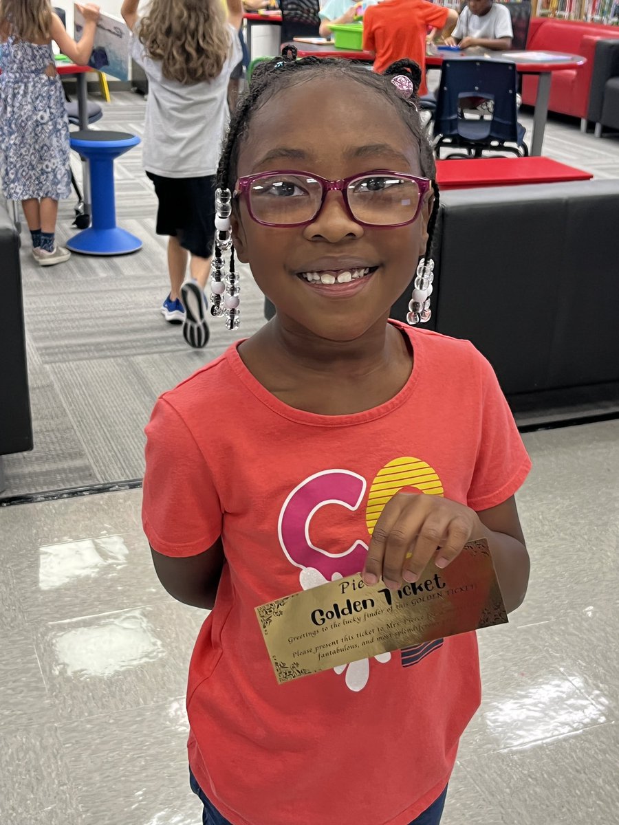Winner winner chicken dinner!   These two Eagles found golden tickets.  Only a few more left!!!  #roalddahlday #ethridgereads #LISDreads <a href="/EthridgeES/">Ethridge Elementary</a>