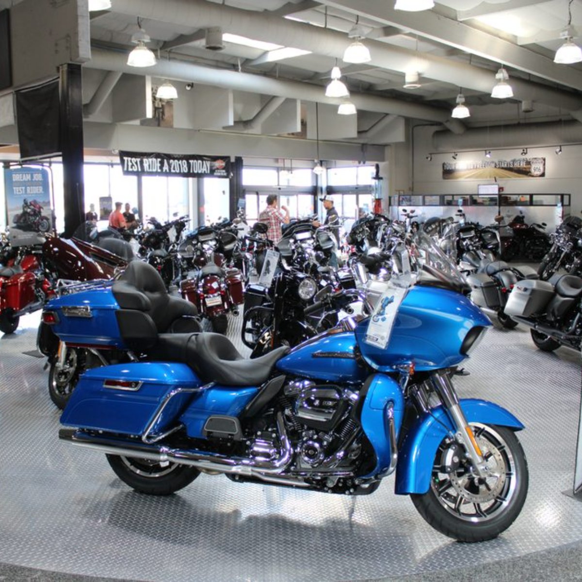 SacramentoHD's tweet photo. Whether it’s a preowned or brand-new bike, our team is here to help you find exactly what you're looking for. Our showroom is open 7 days a week, so make some time to swing by.  #HarleyDavidsonOfSacramento #HarleyDavidson https://t.co/dTKchOURXo