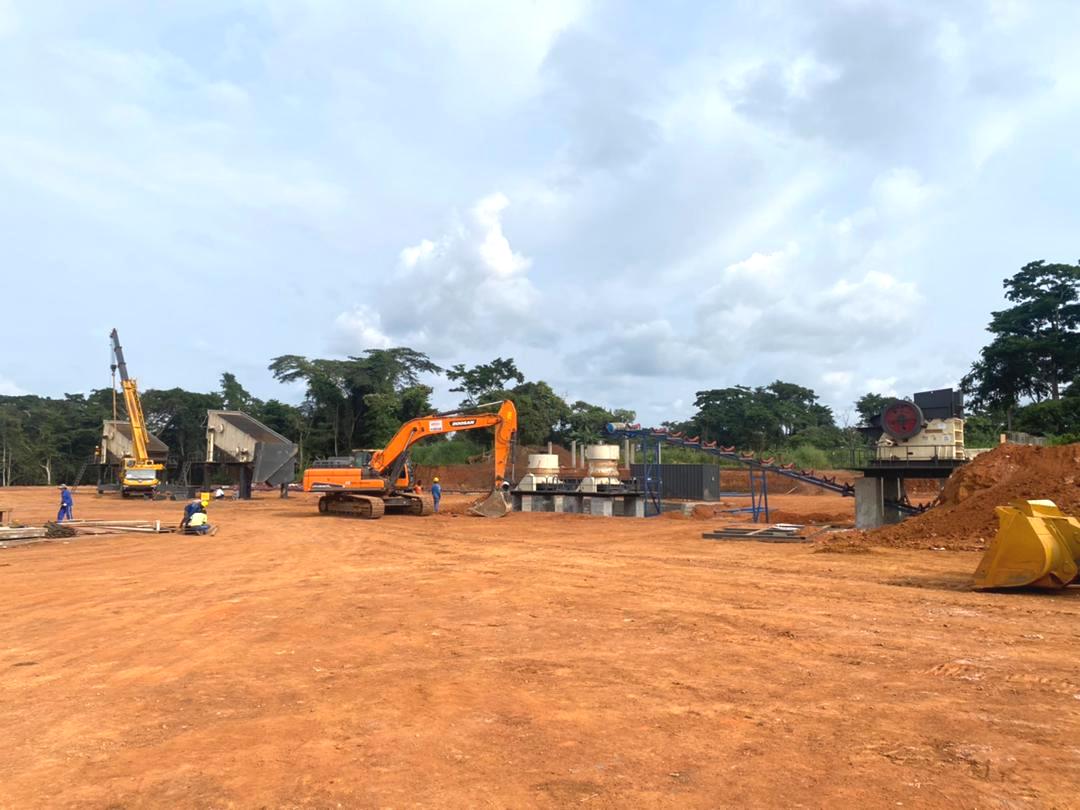 date_africa's tweet photo. 🇨🇲 Cameroun : AVANCÉES MAJEURES SUR LE CHANTIER DE LA NATIONALE 15, SECTION NTUI-MANKIM – 96 KM
Tous les engins ont été mobilisés et les terrassements qui avancent à grands pas, atteindront la vitesse optimale des la fin des pluies. #utdacameroun #utdantui #utdainfo https://t.co/OnTvQJyCrJ