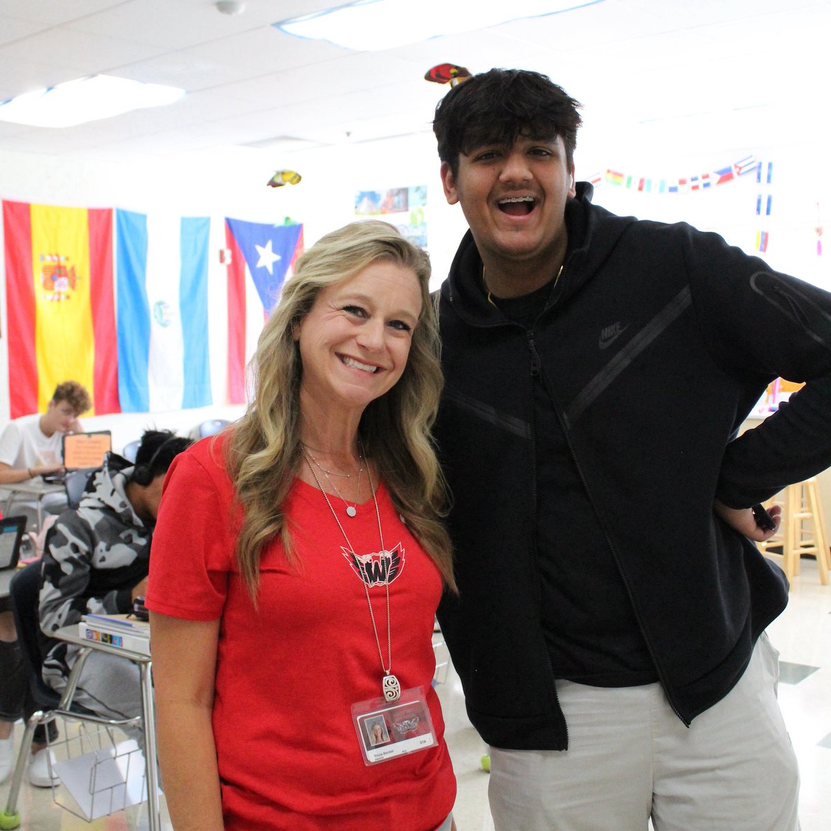 LakotaDistrict's tweet photo. When a student @FirebirdTweets asks you to take his picture with his favorite teacher, of course you say, "yes!" You can check out how @SraBecker18 is engaging her students through project-based learning here: https://t.co/FcW8WwN9FZ
#WEareLakota #WEchooseLakota #AAGF https://t.co/LvYmMes231