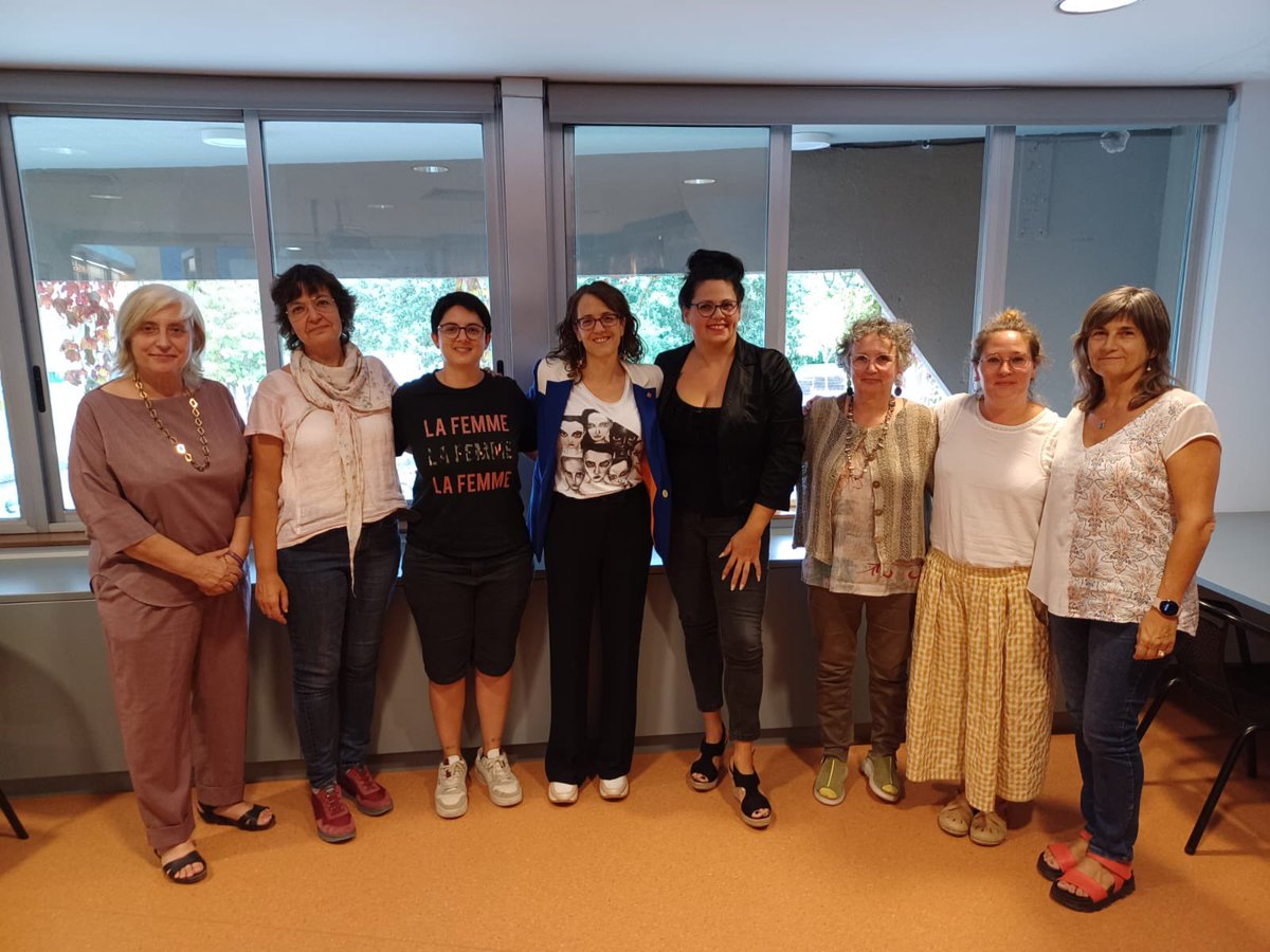 nuria_carbones's tweet photo. Avui trobada amb la HC @taniaverge a Taradell amb les companyes @OsonaErc . Trobada molt interessant, on hem pogut parlar de diferents temes, un d’ells, la pressió estètica. @ERCOsona @margaridafeliu @juditsarda @Muntsa76 @nanialtimiras https://t.co/Eo0qesYXnJ