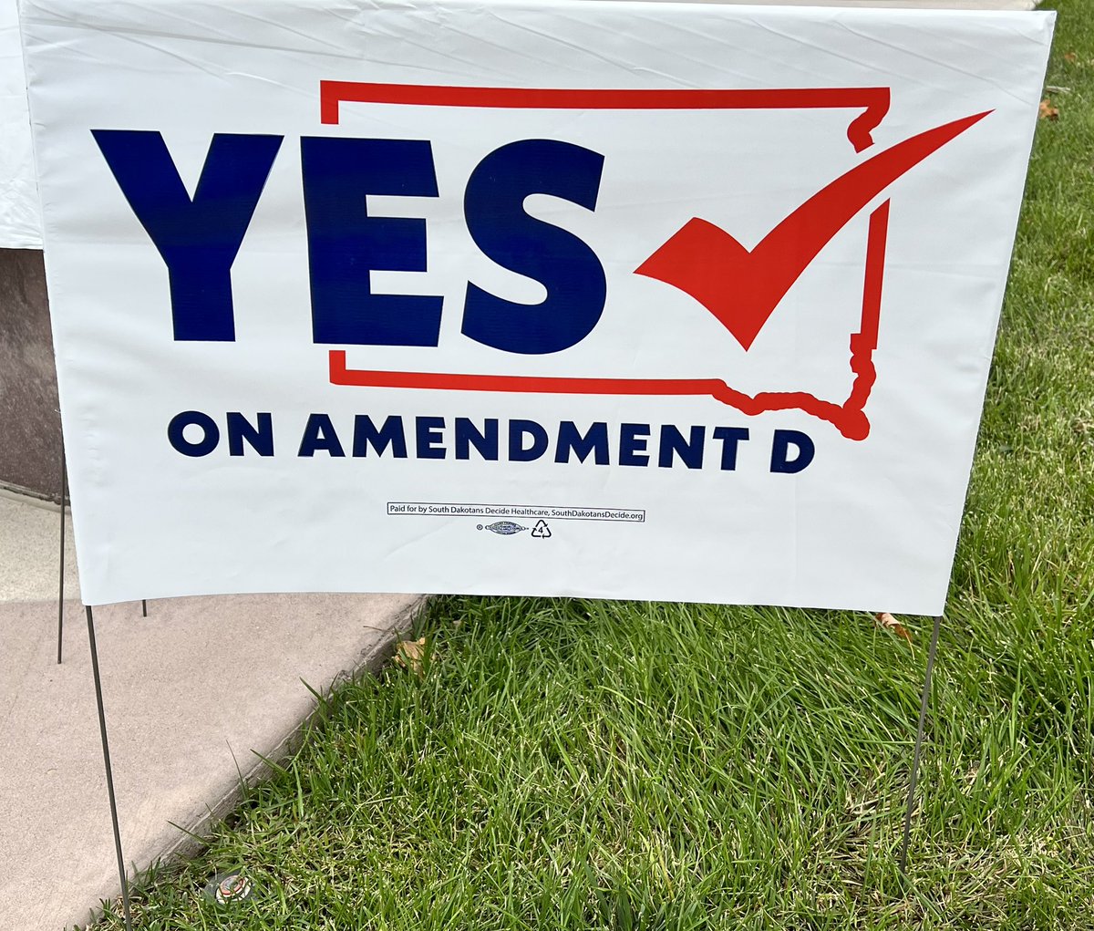 Absentee voting starts today, and we’re at a rally with <a href="/SDDecides/">South Dakotans Decide Healthcare</a> <a href="/ACSCANSD/">ACS CAN South Dakota</a> <a href="/SDakotaHeart/">@sdakotaheart</a> and others to support Amendment D to expand Medicaid. Make your plan to vote, and Vote YES on D.