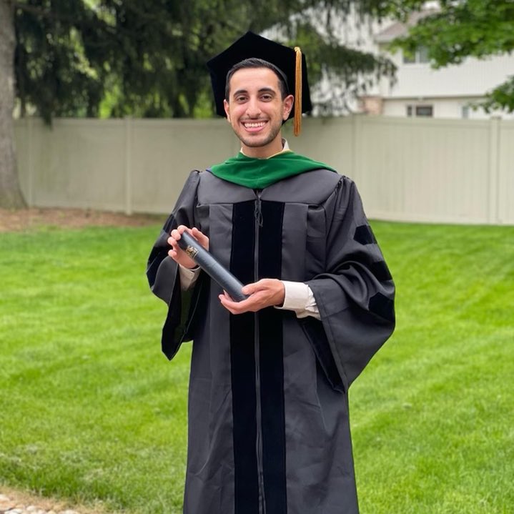 Resident Q&amp;A spotlight🔦: Dr <a href="/joeyassaliMD/">Joey Assali, MD</a> , PGY-1! See below to learn more about him, his advice for applicants, and his stint as a Twitter celebrity 👀:
