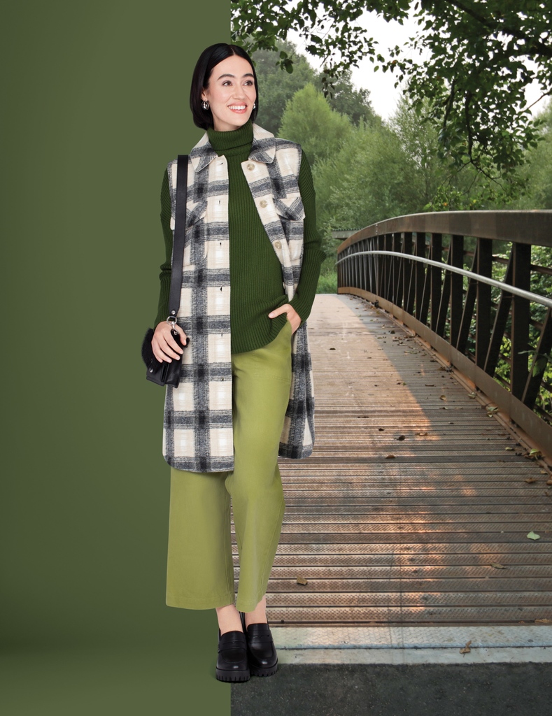 WillowbrookBC's tweet photo. Cross over to a new season... sunglasses and boots at the same time? Yes please. Spoil yourself with selections from our Fall Look Book, now dropped and available at Concierge and on-line. #shopwillowbrook #fallfashion #falllookbook #fashionobsessed 
https://t.co/IHDroAyRtl https://t.co/50rGmrE2Ty