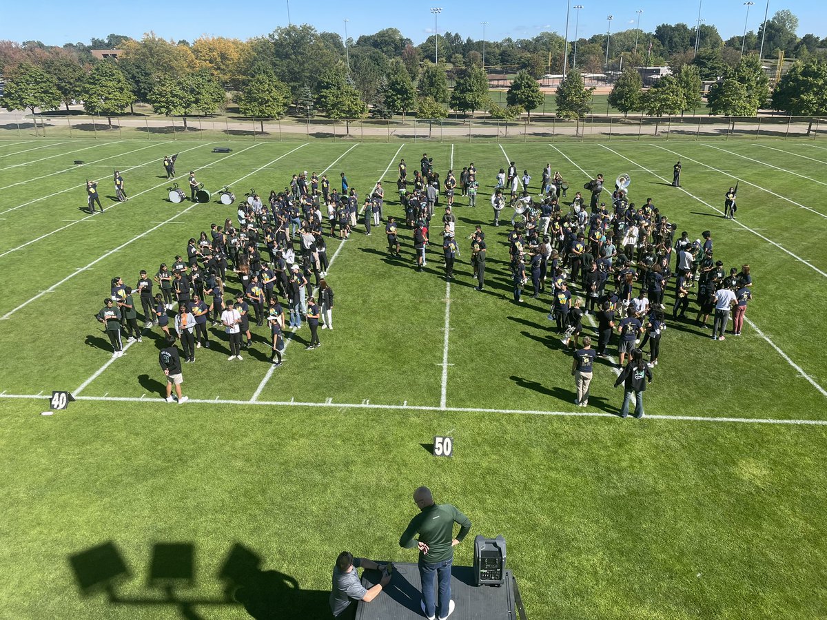 Novi Middle School Bands tweet media