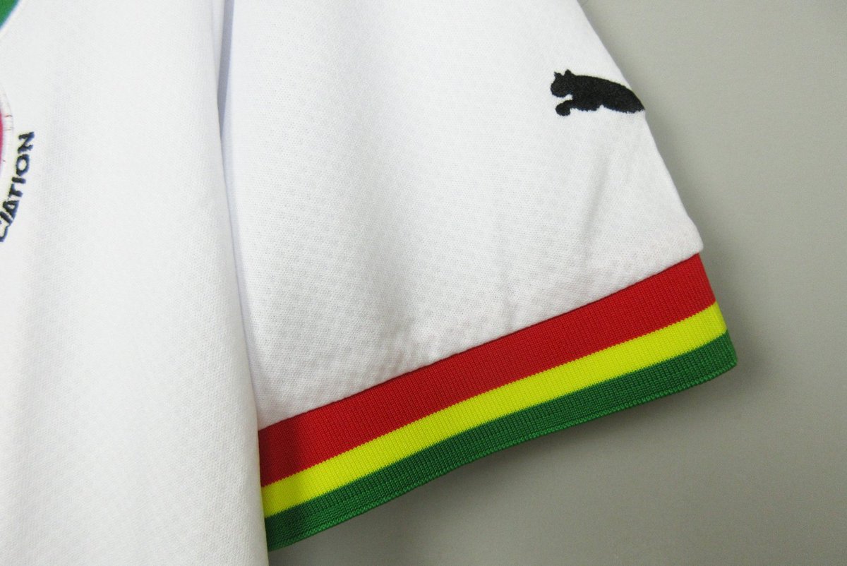 CamisaPesada's tweet photo. ⚫ THE BLACK STARS!
O manto titular traz a cor branca e tem como destaque a estrela negra no centro do peito. A inspiração é em momentos icônicos da história seleção nacional. 

Adquira já:

👕 Gana Home 22/23 
📲 https://t.co/xqCVAfZSap

#camisapesada
#asuafootballstore https://t.co/4mlVN4Ya7n