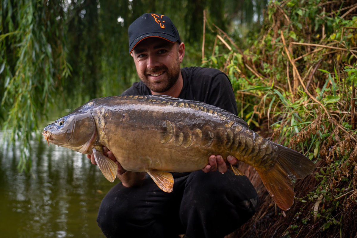WatersEdgeTV's tweet photo. Apologies we've been a bit quiet the past month, we've been busy working on some new videos, the first of which will be dropping tomorrow at 5pm! We head to a lake we've not fished for many years, but one that has always been very kind to us! (It didn't let us down!)😊🎥🎣 https://t.co/huObXMWAl0