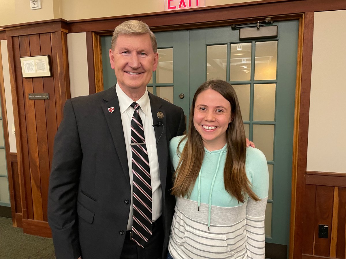 shelbeebee_'s tweet photo. Incredible kickoff for the #UNMCiLEAD 2022 cohort this week!

Enjoyed learning from many thought leaders including @drjenniferbest, @UofNE_President, @kp_meyer and more.

Looking forward to applying my leadership skills over the next year! https://t.co/EmgUQv7o4f