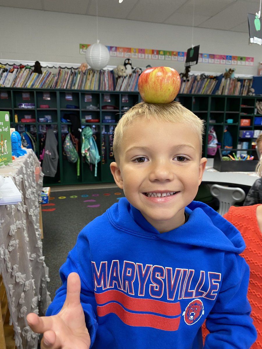 NavinElementary's tweet photo. What’s even better than a Friday read-aloud? A Friday “act-it-out” of course!😂 @DianeMankins @MarysvilleEVSD #altk #drseuss #navinrocks https://t.co/efoMi0PWHh