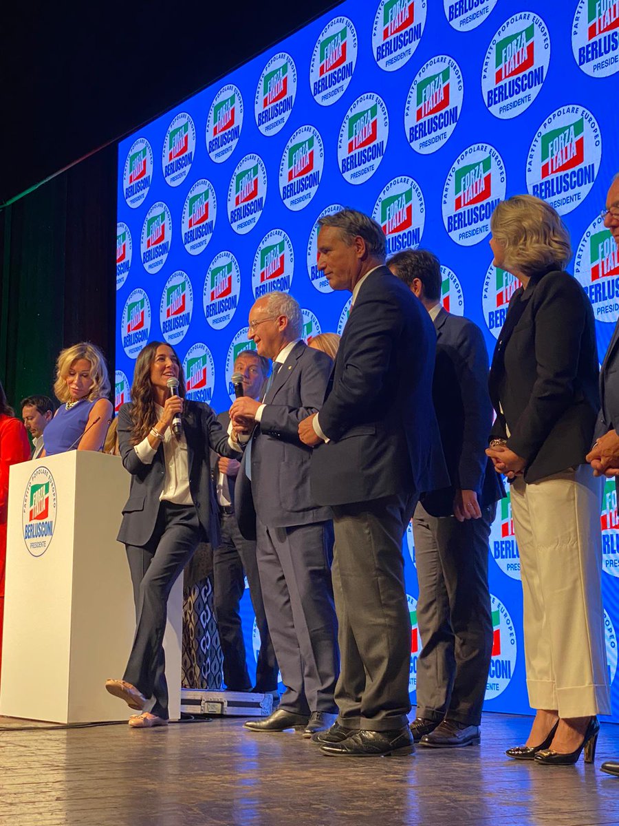 Conclusione della campagna elettorale di <a href="/forza_italia/">Forza Italia</a> con il Pres. <a href="/berlusconi/">Silvio Berlusconi</a> che ci ha trasmesso la sua passione travolgente. Grazie a tutti i coordinatori e candidati e ai presenti.
#25settembre #IoVoto #Votacasasco #ElezioniPolitiche2022 #Elezioni2022 #Brescia #ForzaItalia