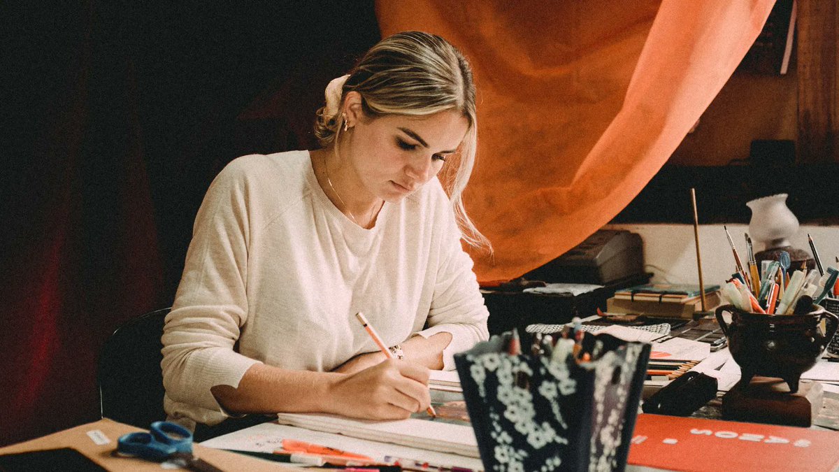 SarahLynneCR's tweet photo. Do you ever find yourself alone? Or wish there were others in your life or just longing for something more? Learn how I found joy in loneliness here: https://t.co/yYZJdhrv9C #creativity #loneliness #searchforGod #Faith via @SarahGeringer https://t.co/hyU4t8xUXN