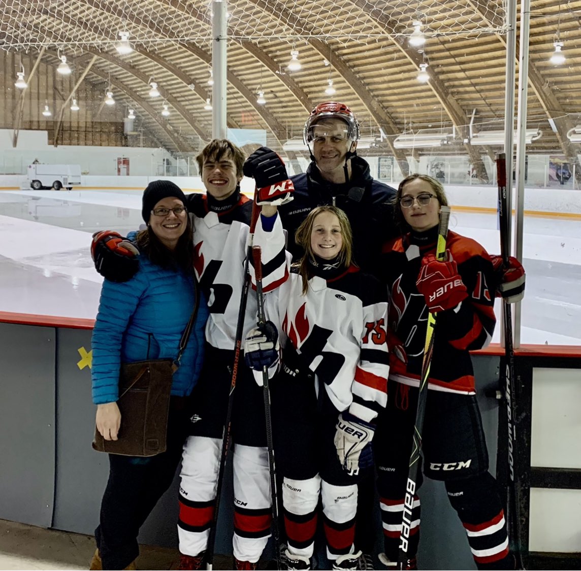 I am a 43 year old blue collar worker. Father of 3 angels (our boy is #autistic) and married for over 20 years. I coach female 🥎 and 🏒 My wife is a nurse. According to @JustinTrudeau we are misogynistic, racist and our family should not be tolerated in society. #TrudeauMustGo
