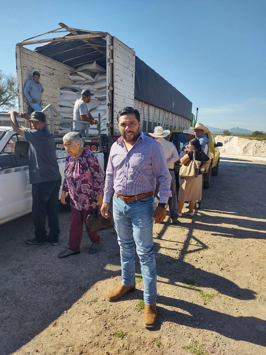 La estructura de la #cncdgo, en coordinación con la Secretaría de Agricultura y Desarrollo Rural, han llevado a cabo la operación del programa de 'Adquisición de semillas de avena 2022' en distintos municipios #SomosCNC