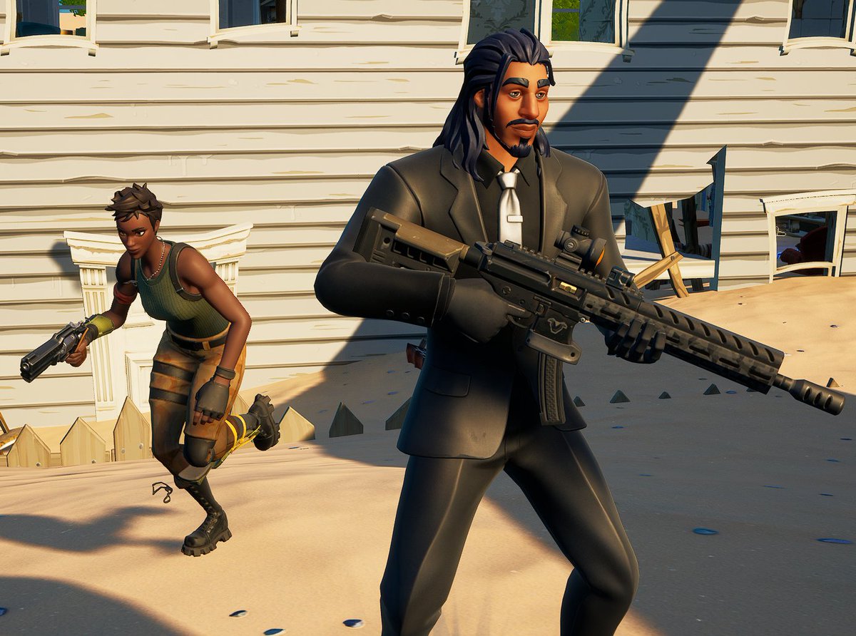 OG_SillyEwe's tweet photo. Agent Hawk is one of my favorite moments from #Fortnite. In this pic, he has been tasked to protect Banshee. I would love to see him and the other OG defaults be agents for the story and item shop. #FNBR5 #Hawkdemption https://t.co/4EVQDTVBun