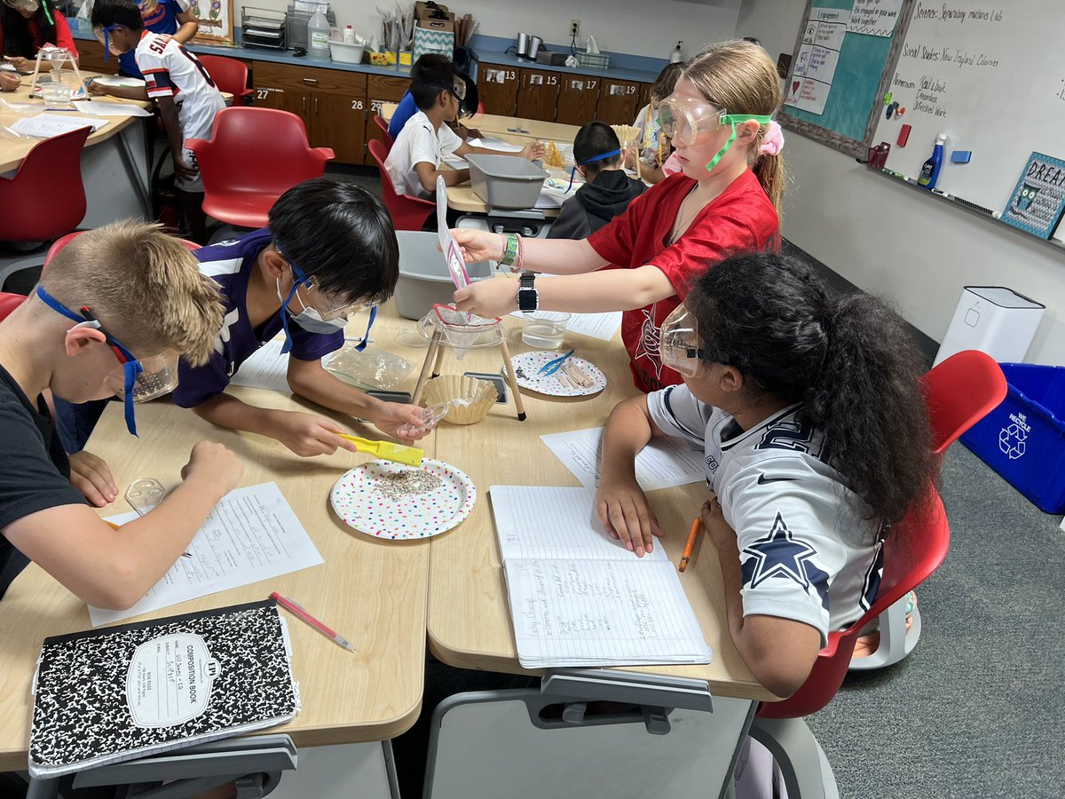 mcsmithSTEAM's tweet photo. Helping a factory clean up by separating the mixtures of debris. #lakeside2223 #CISD_Science https://t.co/ZXB4QVaRFs