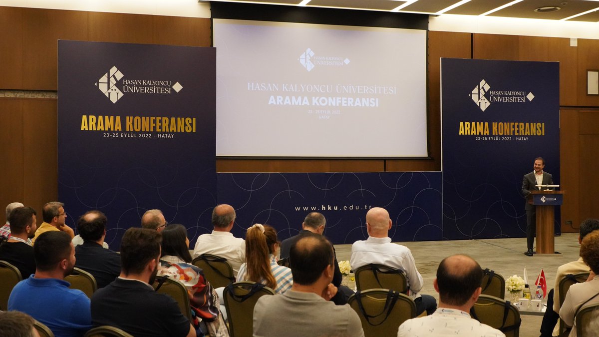 Sürdürülebilir bir gelecek inşaası hedefi stratejik plan geliştirme sürecini yürüten üniversitemizin Arama Konferansına bu akşam başladık!

#hkunv 
#AramaKonferansı 
#Hatay 
#StratejikPlan