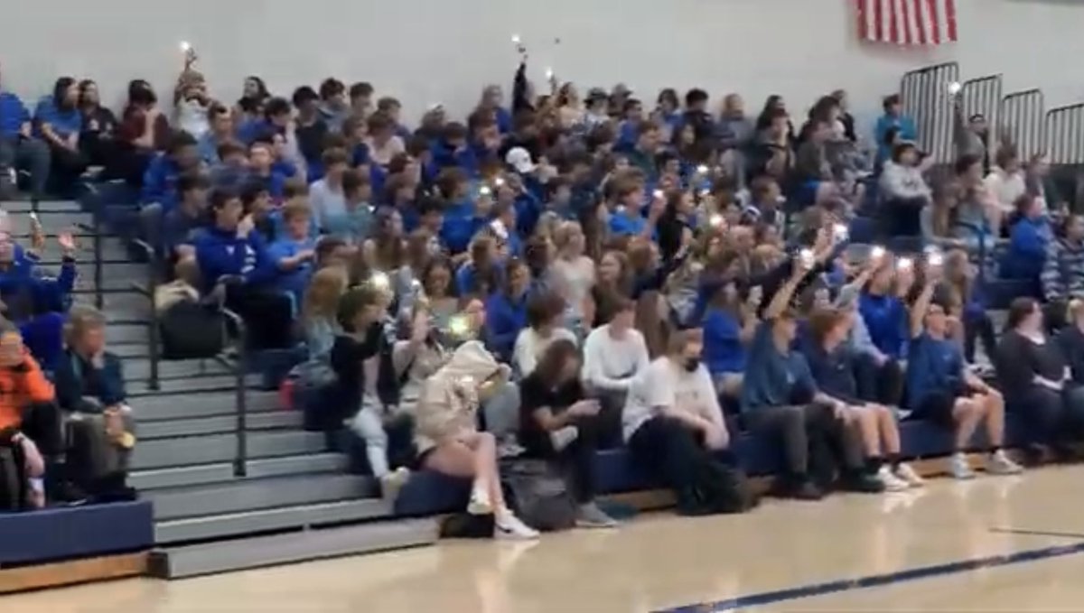 Winnacunnet's tweet photo. This week was an amazing show of school spirit!! Go Warriors!! #exeterweek #proudtobeawarrior https://t.co/7IjN5peqGh