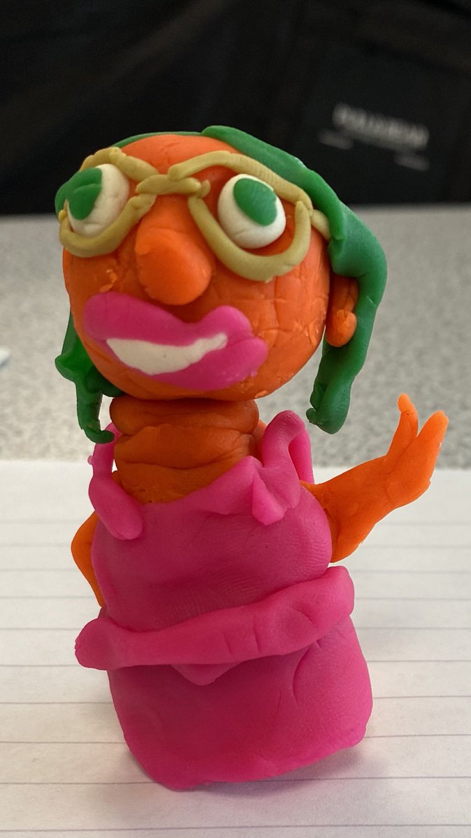 “My name is Ozymandias, king of kings; Look on my works, ye Mighty, and despair!” Year 10 giving Ozy a run for his money with these masterpieces 👀👏🏻😍 <a href="/Team_English1/">Team English</a> <a href="/holycrosschorl/">Holy Cross CHS</a>