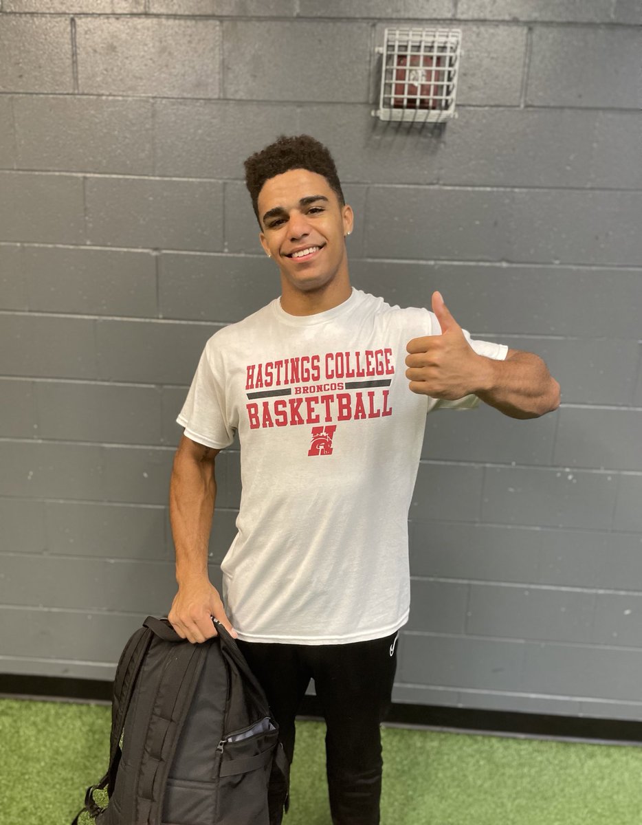 HCBroncoMBB's tweet photo. Happy birthday to our guy Reggie!STUDENT-athlete 📚🏀 https://t.co/OL3LOgoaN7
