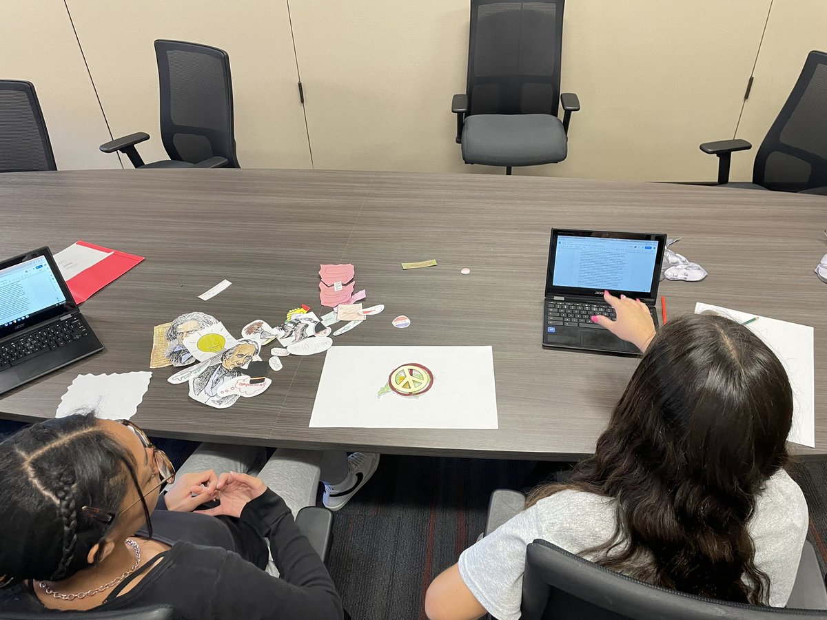 MrBHealey's tweet photo. Students were hard at work this week using @WeVideo to film their #commoncraft projects about events leading up to the Civil War. #socialstudies https://t.co/PmbrTMk96W