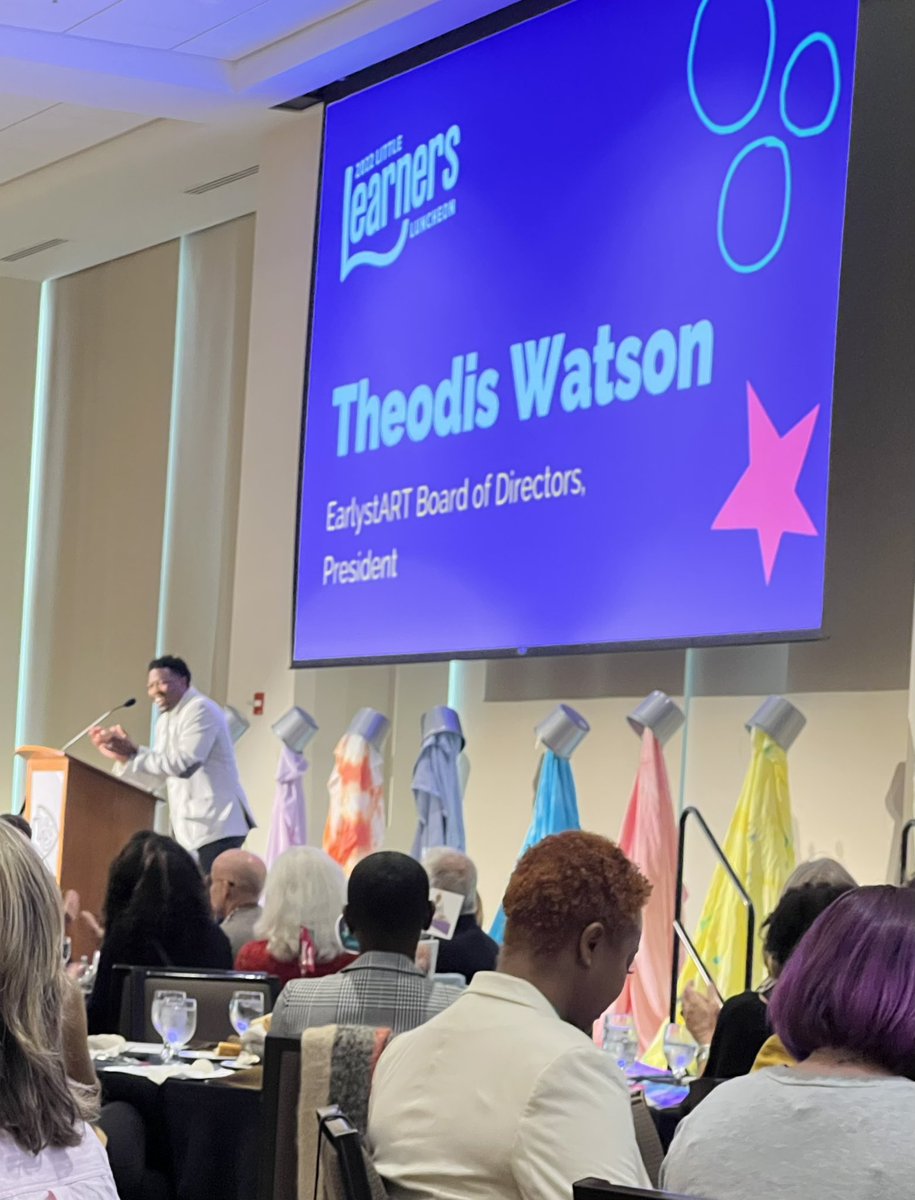 coachbriang's tweet photo. Another great day with @CentralBankMW in the community today at @GEHAField supporting @earlystartkc w/Theodis Watson, Board Chair &amp; fellow CBMW lender. 👏🏾💪🏾👏🏾 #embracewonder https://t.co/sLLojfkrWM
