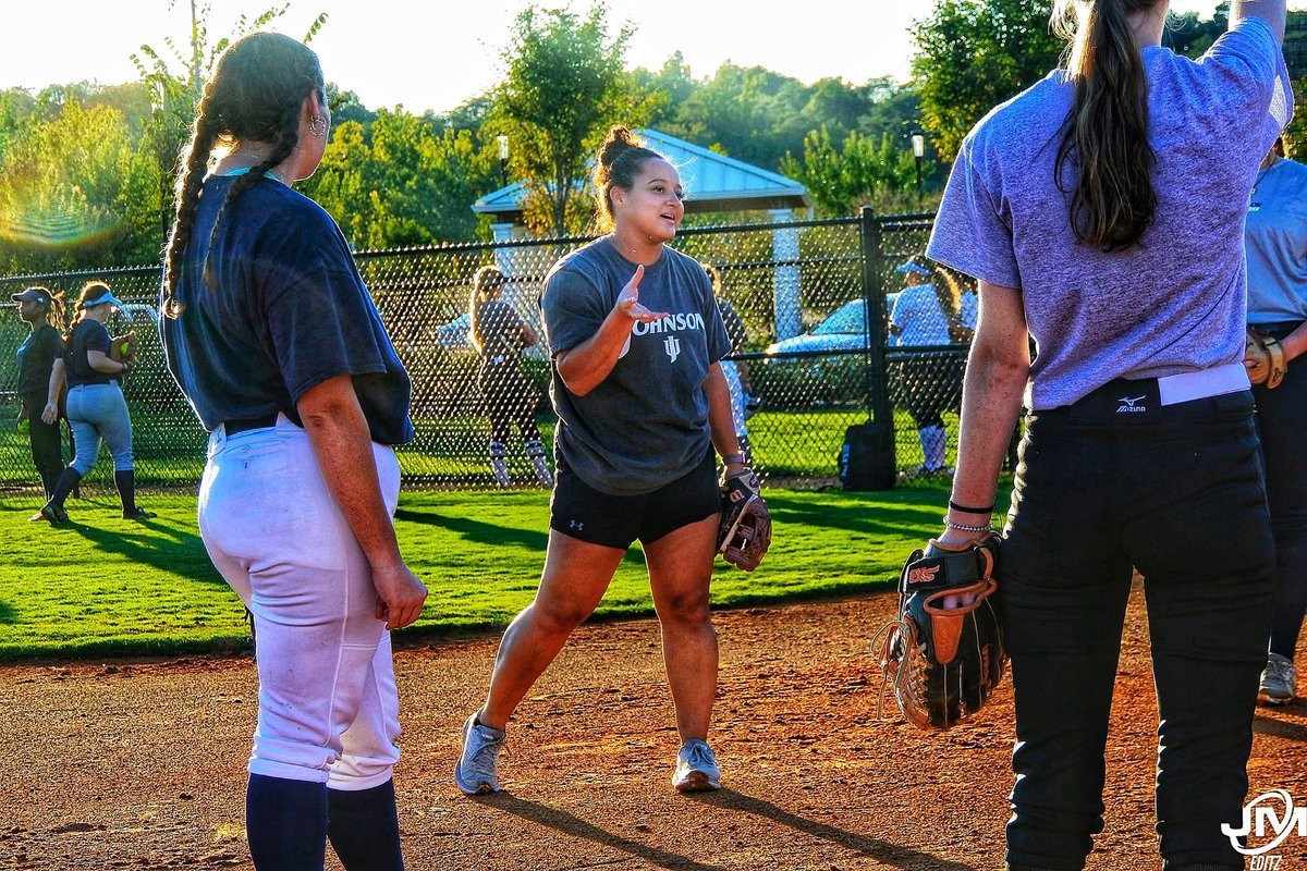 JURoyalsSB's tweet photo. Excited for Inner-squad #4 today. #keepgrinding #Family #AlwaysBeside https://t.co/DZ9cQ5fEMF