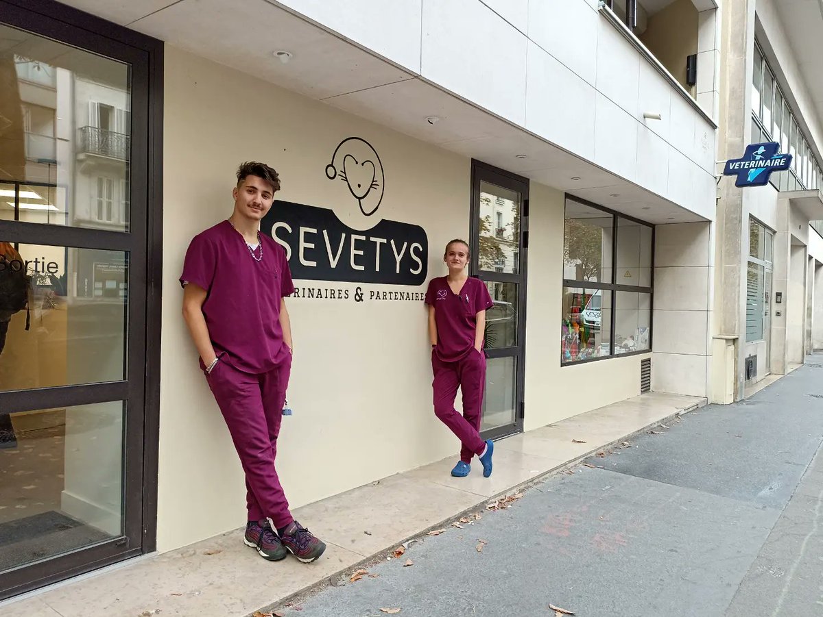 Deux semaines que ma nouvelle ASV est arrivée, une semaine que ma nouvelle consœur NAC est là. Que d'énergie et d'implication ! Et super surprise pour mon ASV historique qui prend très à coeur la formation de sa collègue 🙏 #luckyme