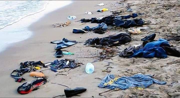 Hazar_hamod's tweet photo. La plage de Tartous #Syrie ressemblait à ce matin
#قارب_الموت https://t.co/jJ1yNvCFqv