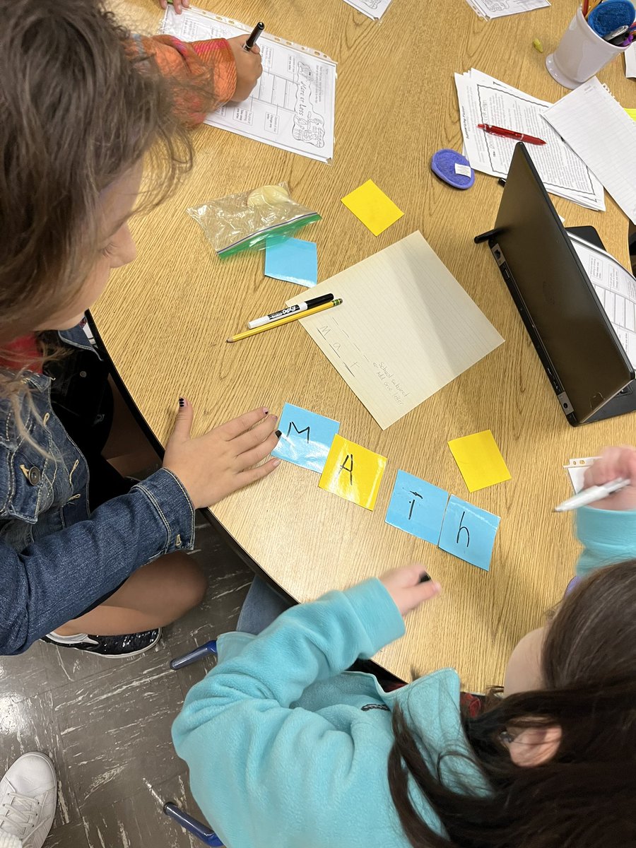 MsLeonardoClass's tweet image. We are loving completing and making our own word ladders in the 4th grade. It is helping with our vocabulary and phonics skills.