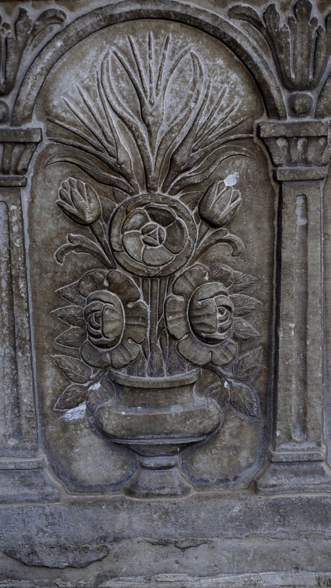 Destetevella's tweet photo. İzmir'in Bergama ilçesinde Kızıl Avlu denilen tarihi mabedin içerisinde bulunan Kurtuluş Camii'nin çeşmesinin işlemeleri!

📷 Kurtuluş Camii Çeşmesi - Bergama https://t.co/JrQ6g18LVI