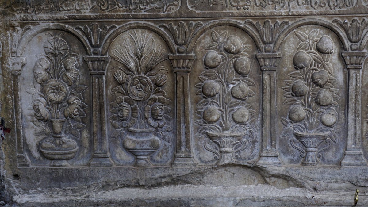 Destetevella's tweet photo. İzmir'in Bergama ilçesinde Kızıl Avlu denilen tarihi mabedin içerisinde bulunan Kurtuluş Camii'nin çeşmesinin işlemeleri!

📷 Kurtuluş Camii Çeşmesi - Bergama https://t.co/JrQ6g18LVI