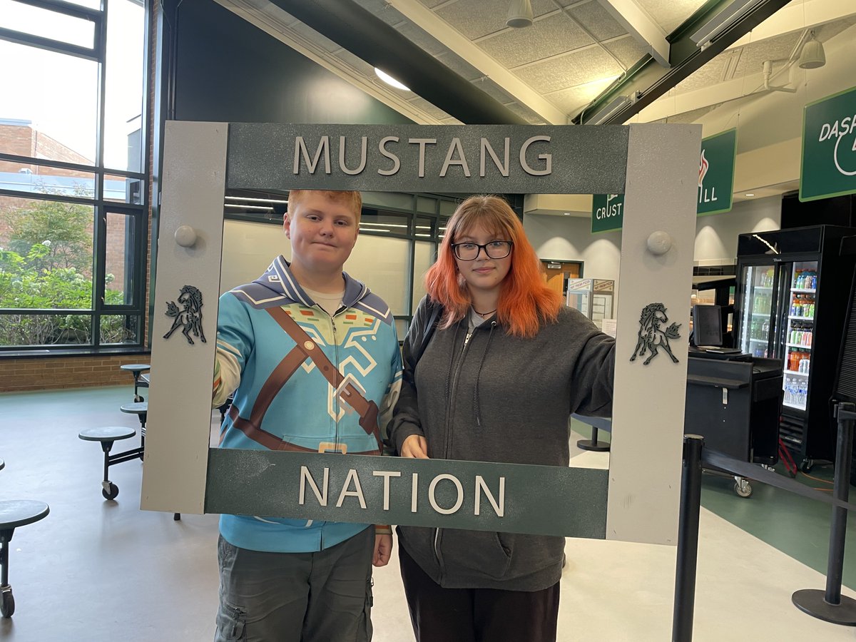 Epchs231's tweet photo. We had another great Shadow Day today with many #FutureMustangs in the house.
#epchsmustangpride #GoToEP #shadowdays https://t.co/fDBA69XySA