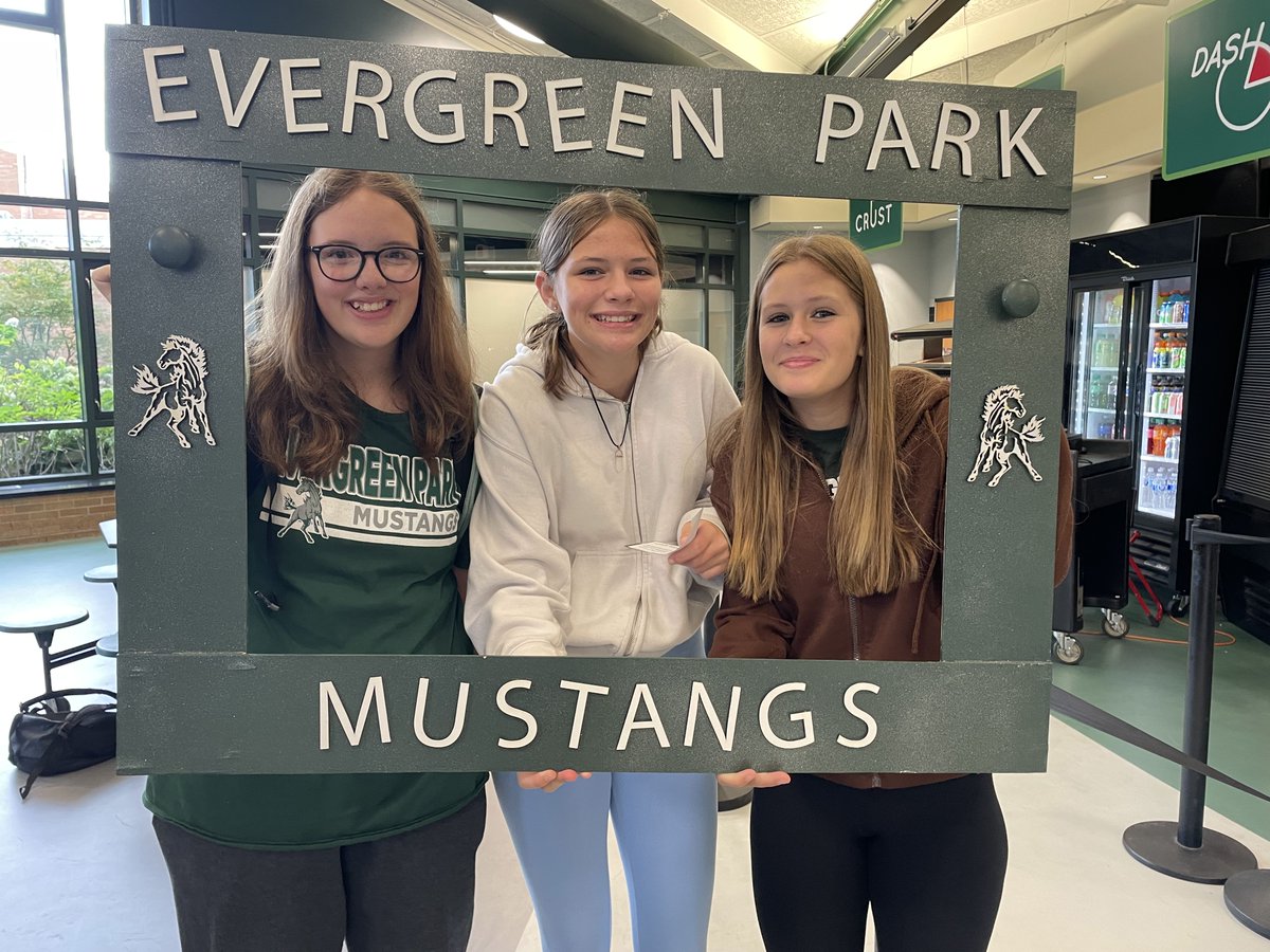 Epchs231's tweet photo. We had another great Shadow Day today with many #FutureMustangs in the house.
#epchsmustangpride #GoToEP #shadowdays https://t.co/fDBA69XySA