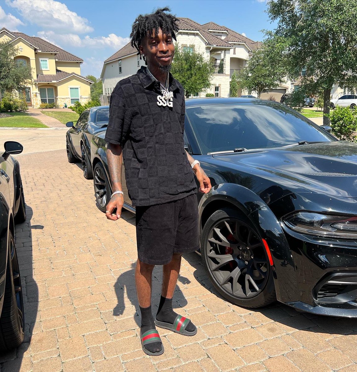 DCHerbo4's tweet photo. Dey sed no turnin bacc &amp; I understood🖤, under the moon bih we turn into 🐺 wolves🚦 #SSGLOB4L https://t.co/ciJ4gJ3DF1