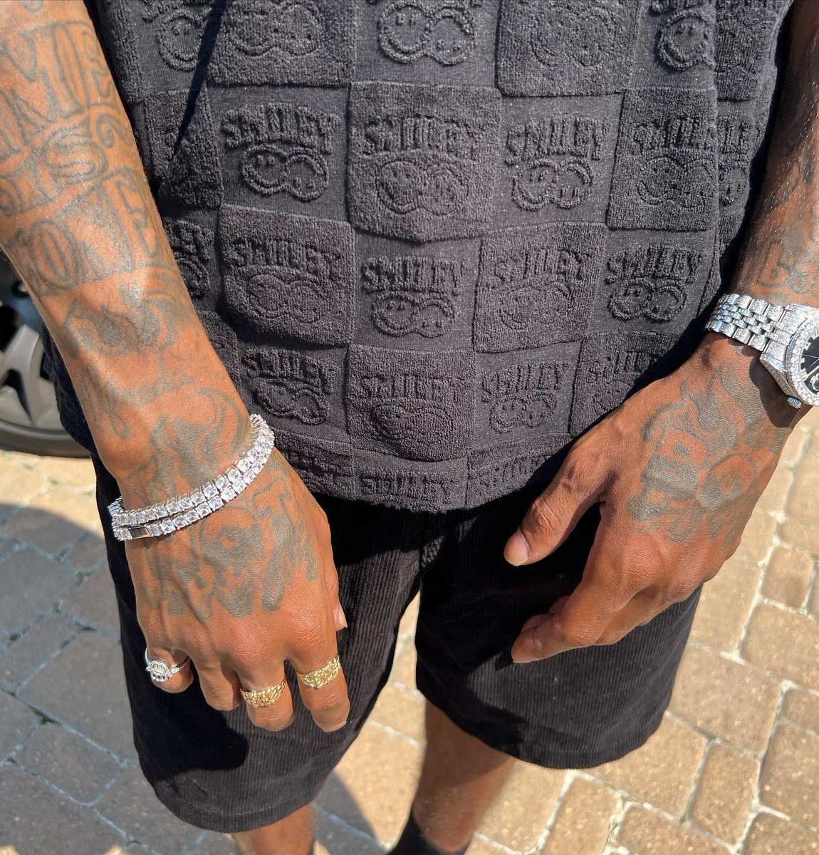 DCHerbo4's tweet photo. Dey sed no turnin bacc &amp; I understood🖤, under the moon bih we turn into 🐺 wolves🚦 #SSGLOB4L https://t.co/ciJ4gJ3DF1