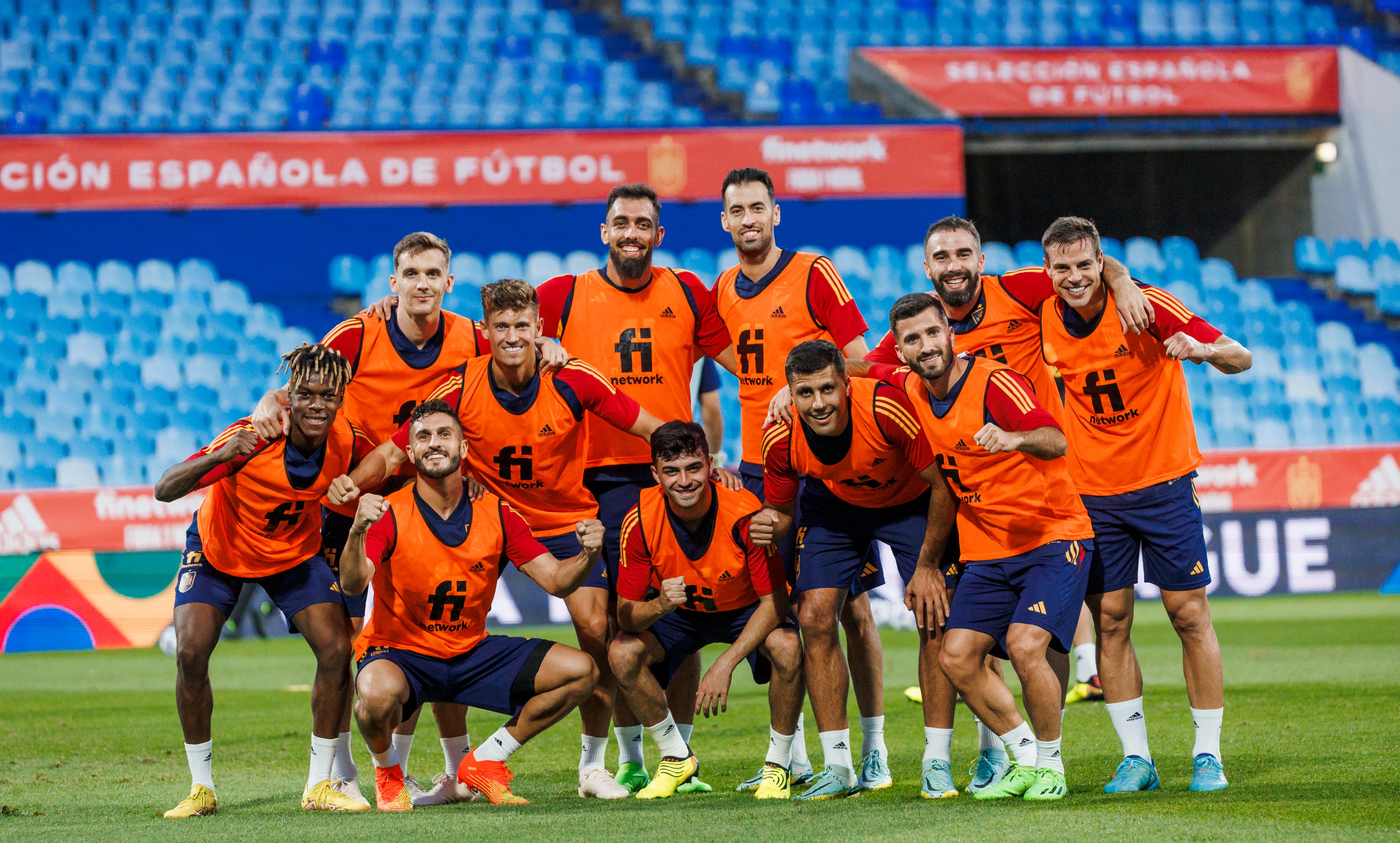 Selección Española de Fútbol on Twitter: "📸 Y por supuesto 𝚙𝚘𝚍𝚒́𝚊 #VamosEspaña | #NationsLeague https://t.co/kAbZnzSyUe" / Twitter