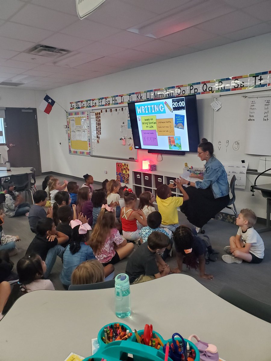 Bringing our stories to life in 1st grade! <a href="/Mrschainnnnn/">Nicole Chain, M.Ed.</a> <a href="/HESPanthers/">Heritage Elementary</a> #HeritageIsHome