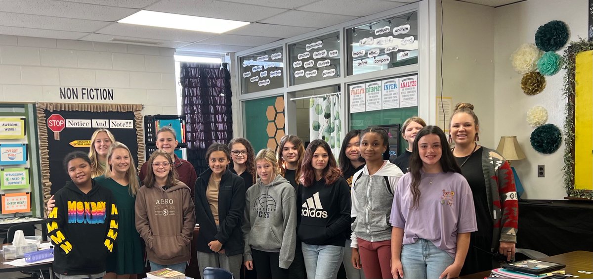 AshleyHuss11's tweet photo. Today was our very first ever Future Teachers of America (FTA) club meeting for West Alexander Middle School students!! #futureteachercadets #acsfutureteachers @jmun2006 @brosenbalm @nc_teachercadet @AC_Schools @AlexCentralHS https://t.co/M70BU6RxA3